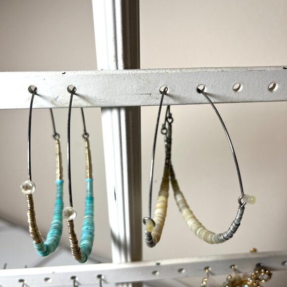 2 Vintage Kenneth Cole Reaction Hoop Earrings Turquoise Beads Silver Tone Boho - Picture 7 of 9